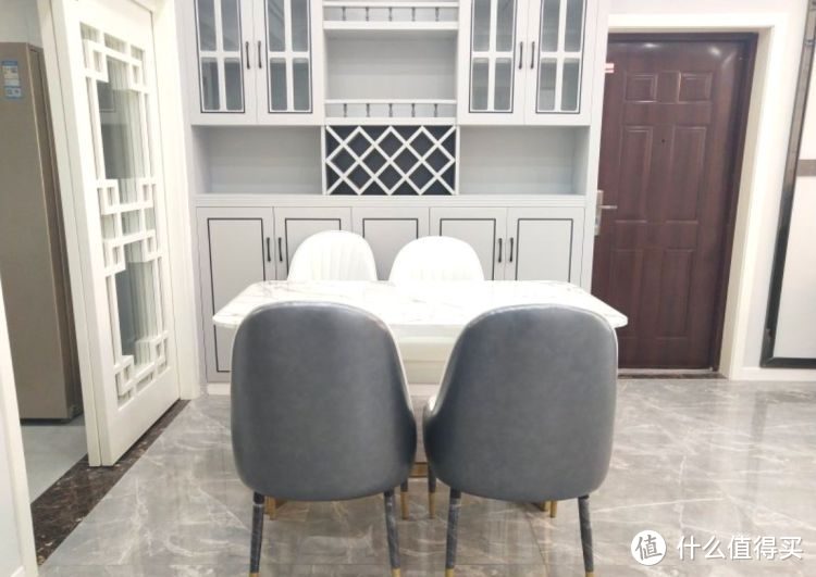 119㎡現(xiàn)代簡(jiǎn)約三居室，20萬(wàn)全包給熟人裝修，還沒(méi)開始入住先曬曬