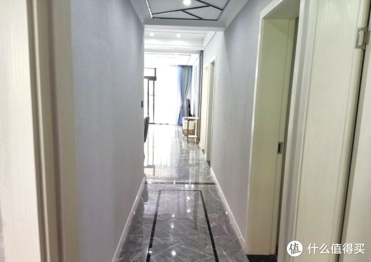 119㎡現(xiàn)代簡(jiǎn)約三居室，20萬(wàn)全包給熟人裝修，還沒(méi)開始入住先曬曬