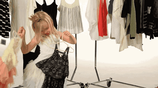 想在臥室里打造出衣帽間，這5種設(shè)計實(shí)用到哭！