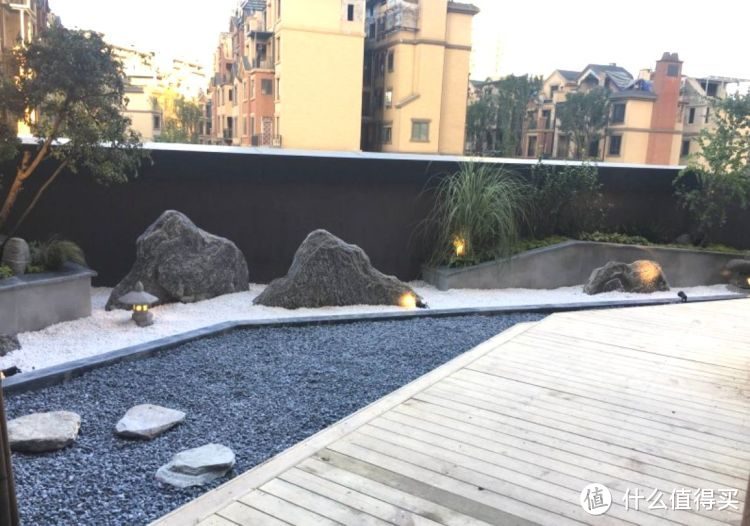 ?買低樓層82㎡新房，花25萬裝修，主要就為了這100㎡豪華大露臺