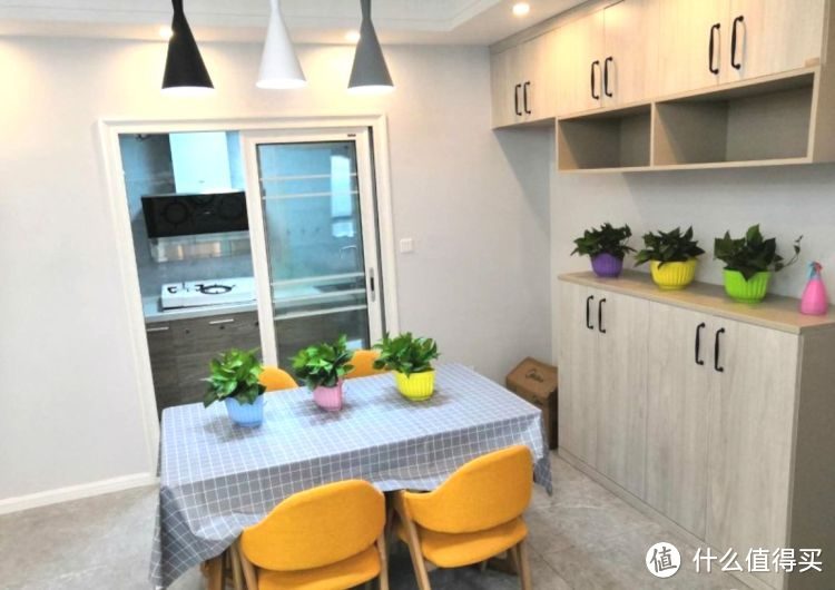 剛完工的新房，硬裝15萬(wàn)設(shè)計(jì)成現(xiàn)代簡(jiǎn)約風(fēng)格，看一眼都是享受