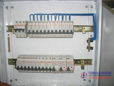 電工電路識(shí)圖布線接線與維修pdf_裝修電路布線圖_裝修電路功率圖