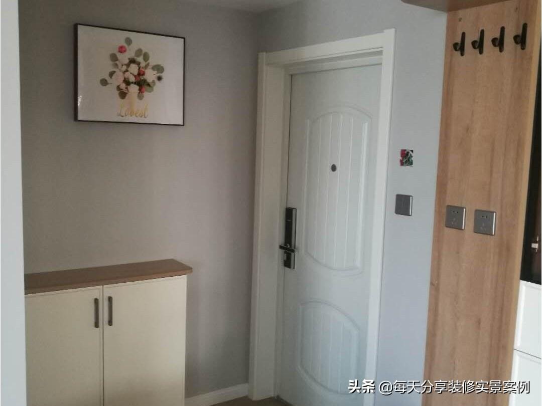 越來越多人不做吊頂，看她家裝修，全屋定制的柜子真漂亮，曬曬