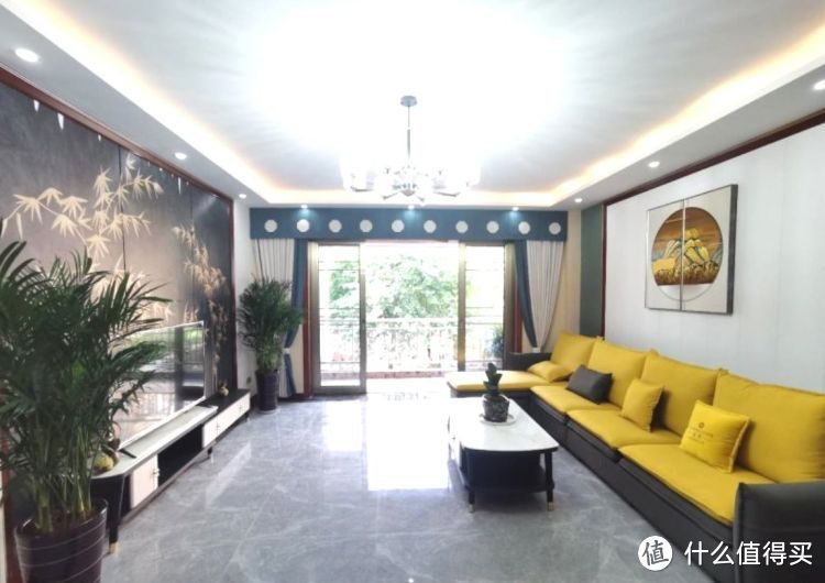 136㎡錯層大四房，優(yōu)雅的新中式裝修，衣柜里面裝廁所，誰見過？