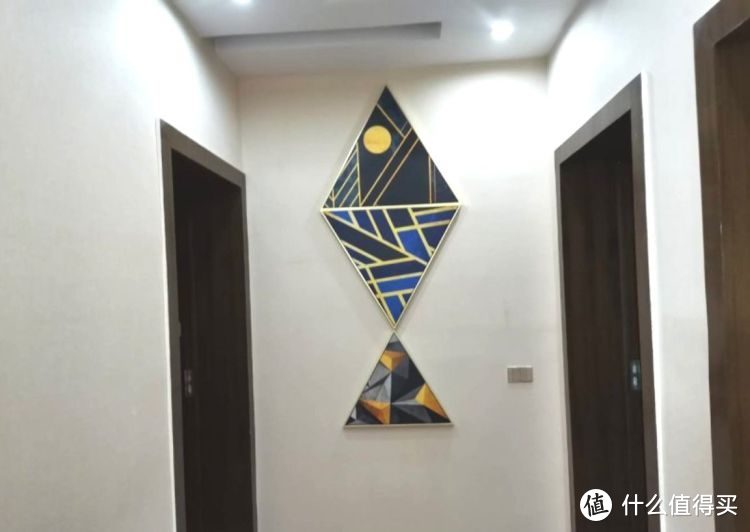 136㎡錯層大四房，優(yōu)雅的新中式裝修，衣柜里面裝廁所，誰見過？