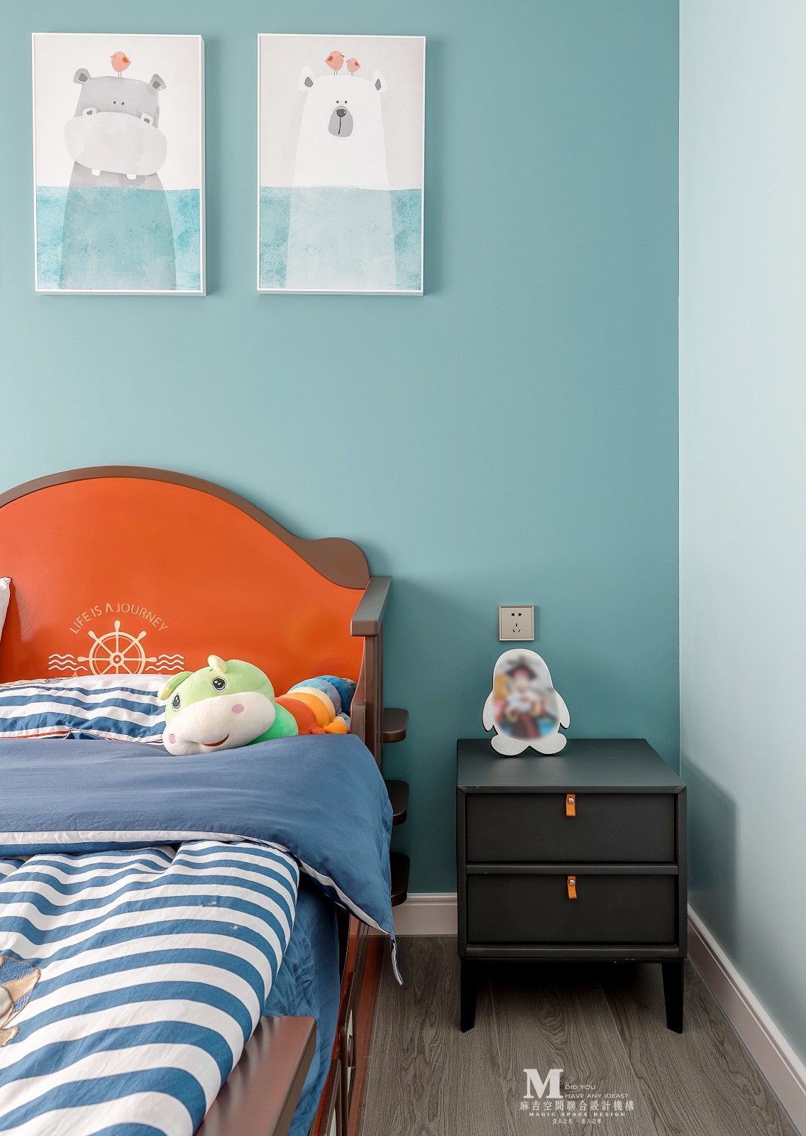 臥室床頭柜裝修效果圖傅曉設(shè)計(jì)懂得取悅自己，才是最奢現(xiàn)代簡(jiǎn)約臥室設(shè)計(jì)圖片賞析