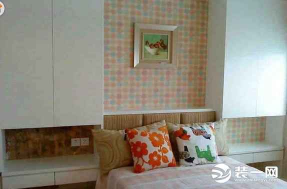 哪款床頭嵌入式衣柜效果圖對(duì)映你的臥室裝修風(fēng)格？