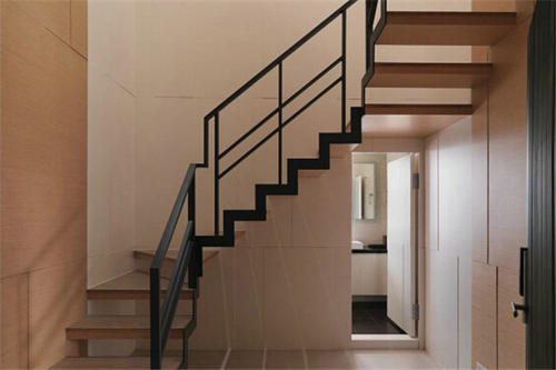 樓梯下怎么設(shè)計(jì)衛(wèi)生間？