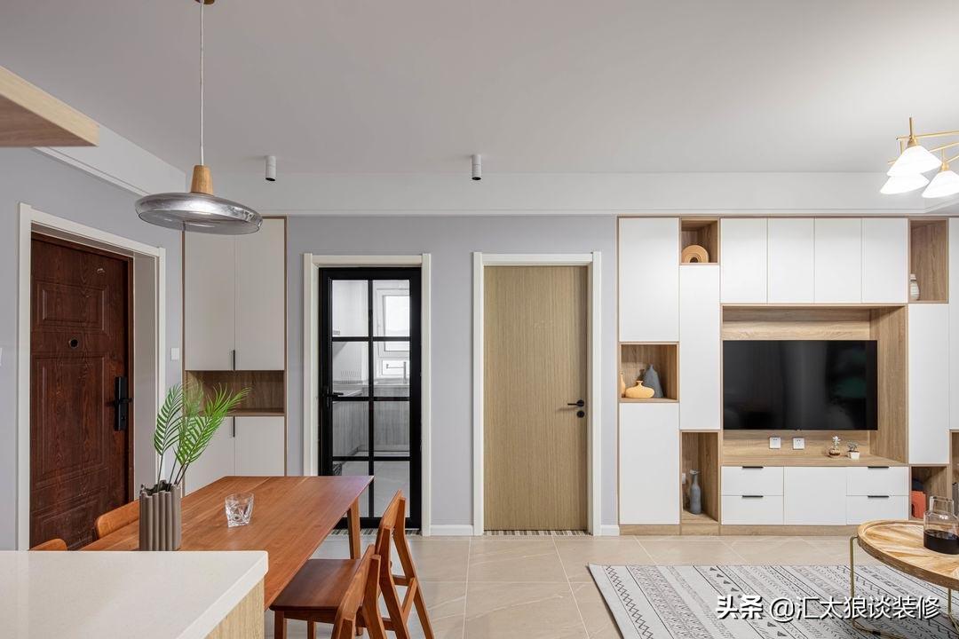 日子過久了才發(fā)現(xiàn)，越簡單自然的裝修越讓人迷戀，全屋看著真舒服