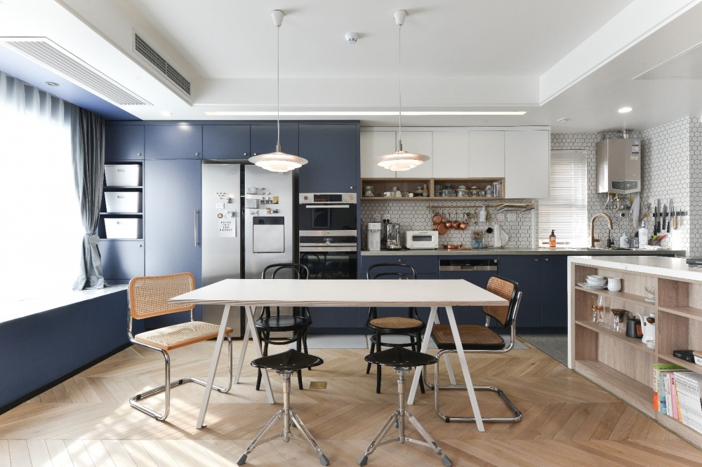 功能區(qū)木地板裝修效果圖把精裝房拆成毛坯，打造出會變形北歐極簡功能區(qū)設計圖片賞析