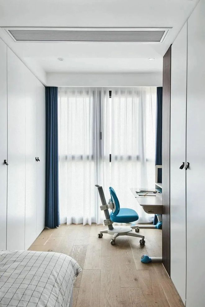 現(xiàn)代簡(jiǎn)約鞋柜玄關(guān)裝修效果圖2015_現(xiàn)代簡(jiǎn)約裝修_主臥室?guī)A形小裝修效果圖大全2013圖片現(xiàn)代簡(jiǎn)約