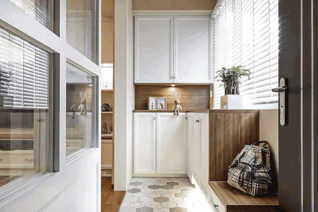 15年舊房改造，99㎡”暗亂差”空間秒變溫馨三居，連收納都翻倍，還有專屬衣帽間