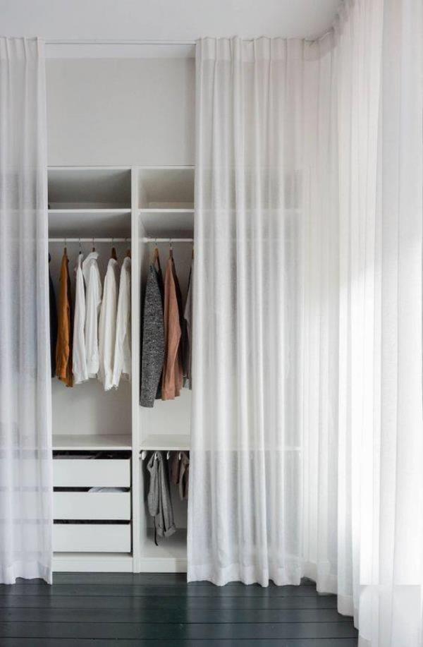 三亞裝修公司：小戶型房子裝修，臥室墻上挖三個壁櫥！