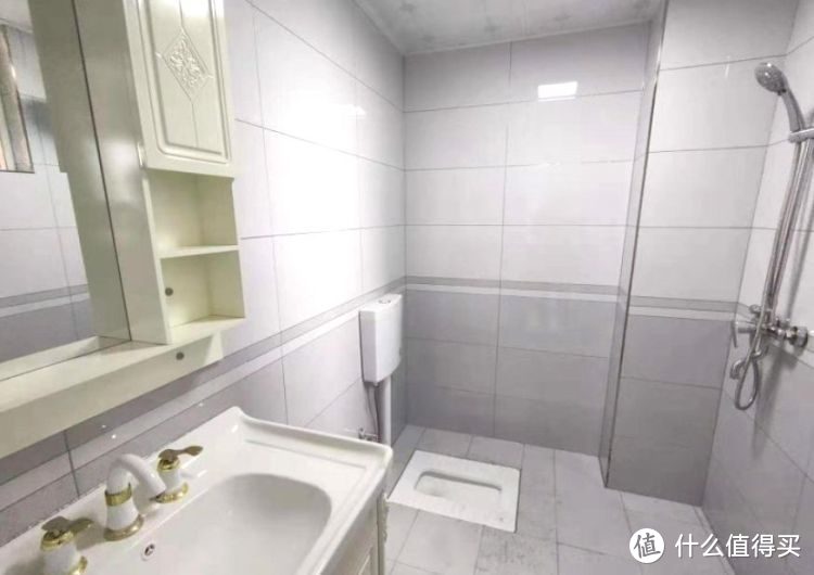 擠破頭買(mǎi)了這套100㎡小三房，送超大平臺(tái)花園，比房子大了一倍