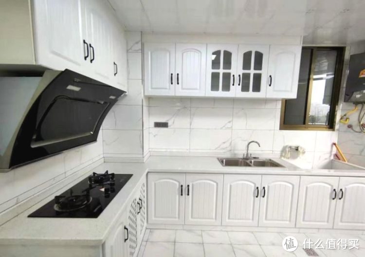 擠破頭買(mǎi)了這套100㎡小三房，送超大平臺(tái)花園，比房子大了一倍